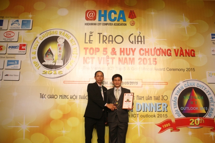 huy chuong vang 01 1